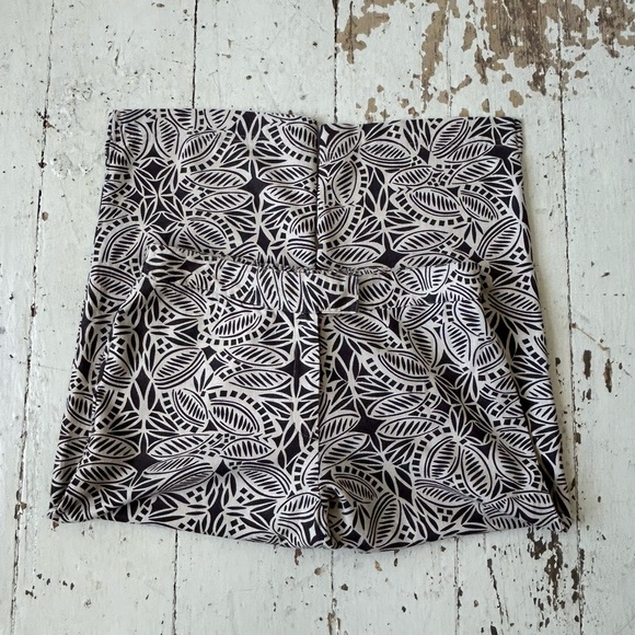 Onque Casuals Linen Blend Cropped Pants - Picture 10 of 15